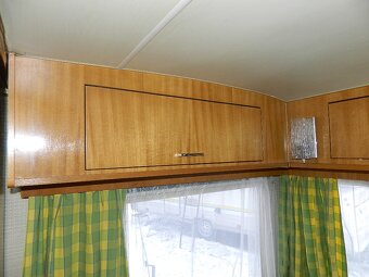 Dvouosý karavan Tabbert se stanem - 10