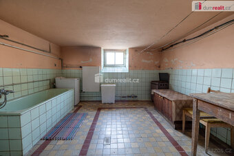 Prodej rodinného domu 210 m2, pozemek 809 m2 - Blatno u Podb - 10