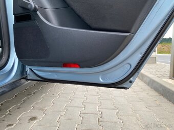 Volkswagen Passat B6 1.6 75 kW – po GO motoru, bez koroze - 10