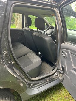 Dacia Duster, 1.6 i - 10