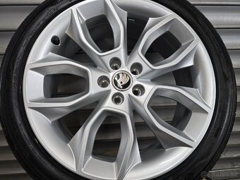 Nová letní sada orig. Škoda Kamiq 215/45 R18 - 10