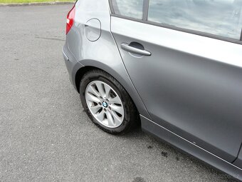 BMW 1-řada 2.0i-90kW, r. 2011, Najeto: 157046km, Xenon, Navi - 10