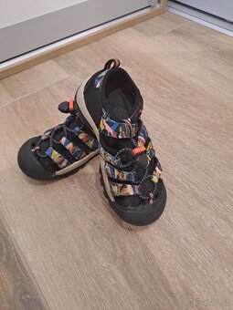 Prodam více paru bot po synovi - 10