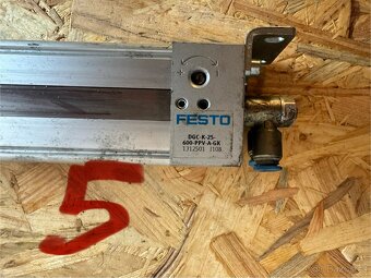 Lineární vedení s pneumatickým posunem - 10