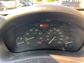Peugeot 206 1,4 - 112 040km, TAŽNÉ - 10