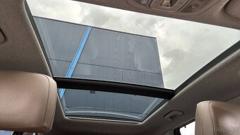 2019 - Hyundai Santa Fe Premium Luxury 2,2 CRDi 7 místn - 10