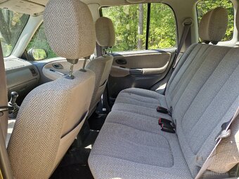 Suzuki Grand Vitara 2.5i V6 4x4 - 10