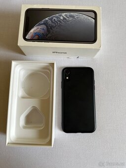 Apple iPhone Xr 128GB Černý - 10