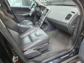 Volvo XC60 D5 158 kW AWD Summum XENON TAŽNÉ WEBASTO KEYLESS - 10