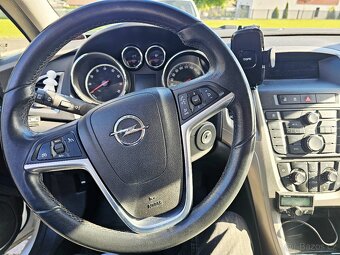 OPEL ASTRA J 2012 COMBI 1.6 + PLYN TAŽNÉ - 10