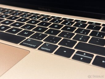 MacBook Air 13” (2019, Intel) – zlatý – originální krabice + - 10