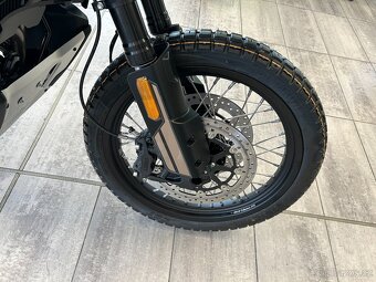 CF Moto 800 MT-X 2025 Nebula Black - 10