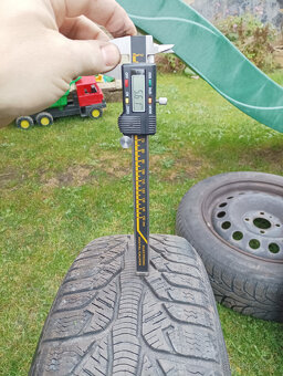 Pneu a kola Renault R15 - 10