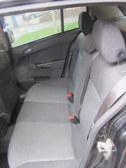 Astra 1,6 i - 10