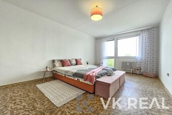 Prodej bytu 2+1 se dvěma lodžiemi a sklepem, OV, cca 81m2, u - 10
