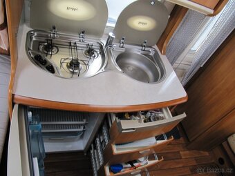 Prodám karavan Hobby 400 sf,model 2008 + mover, klima ,stan - 10