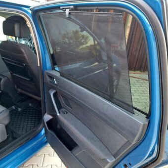 VW Touran (5T1), 7-místní, 09/2016
 - 10