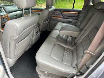 LEXUS LX470 - 10