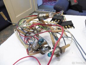Různé části elektroinstalace k palubní desce Škoda 105/120 - 10