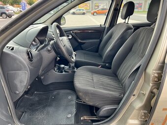 Dacia Duster 1.5 DCi 4x4 1. maj. koup. ČR - 10