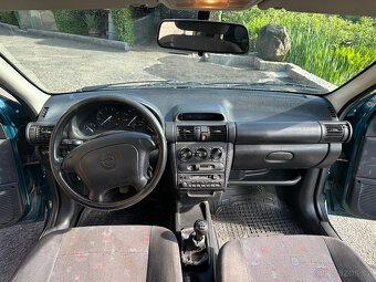 Opel Corsa 1,4i 44kW r.v.1997 najeto 175tis.km - 10