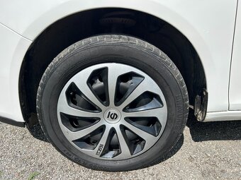 ŠKODA ROOMSTER 1.2 HTP 51KW 135TKM NOVÝ ČR PRVNÍ MAJITEL - 10