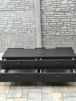 Prodám knihovnu a TV stolek IKEA - 10