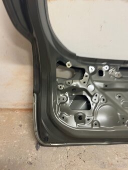 Toyota Yaris Cross 2021, zadní 5. (páté) dveře - 10