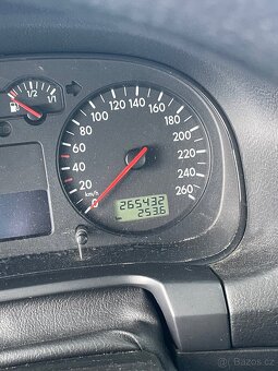 Volkswagen Golf 1.6 75kw - 10