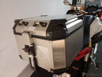 Moto Guzzi V85TT najeto pouze 7.500km top stav - 10
