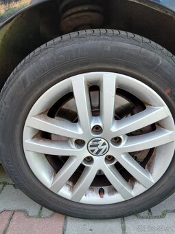 VOLKSWAGEN TOURAN - 10