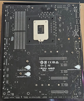 MSI MPG Z390 GAMING PRO CARBON - 10