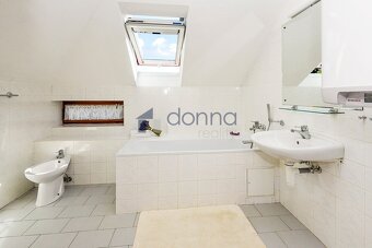 Pronájem RD 5+1/T, 252m², ul. Nad Šejdrem, Praha 4 - Libuš,  - 10