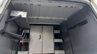 Ford Transit l3h3 4x4, šest míst - 10