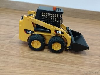 Prodej Bruder aut - 10