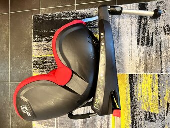 Autosedačka Britax Römer Dualfix 2R - červená - 10