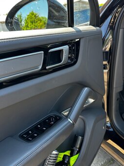 Porsche Cayenne Turbo 3 - 10