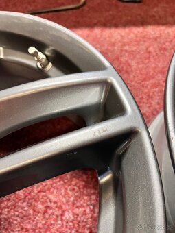 5x114,3 R19 Originál disky Lexus RX450H 2016-2022 - 10