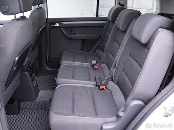 Volkswagen Touran 2,0 TDI 103kW 7-Míst Panorama (2013) - 10