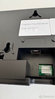 Kancelářský systém docházky s biometrickým otiskem prstu - 10