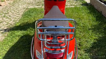 Vespa GTS 300 HPE - Bohatá cestovatelská výbava - 10
