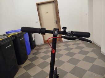 Elektrická koloběžka iScooter i9Max – téměř nová - 10