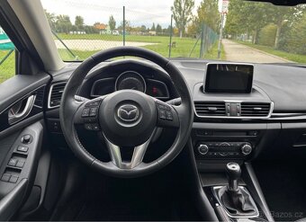 MAZDA 3 2.0 88 KW - JEN 52 000 KM - BENZÍN - 10