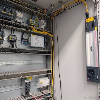 Profesionální značkové průmyslové elektro rozvaděče - 10