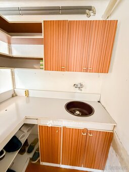Prodej rodinného domu se dvěmi bytovými jednotkami, 246 m2 - - 10