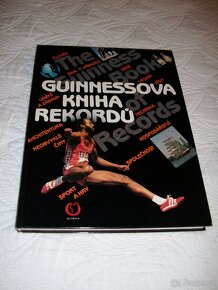 ENCYKLOPEDIE A ŠKOLNÍ ATLASY A PODLOŽKA NA STŮL SVĚT - 10