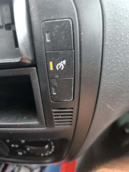 Citroen C3 2006 1,1 benzín - 10