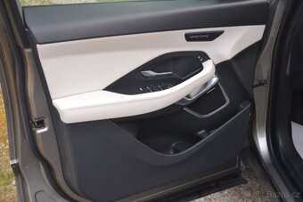 Jaguar E-Pace P200 R-Dynamic AWD Meridian - 10