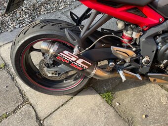 Triumph Street Triple R - 10