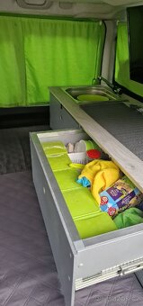 Renault trafic obytná dodávka campervan - 10